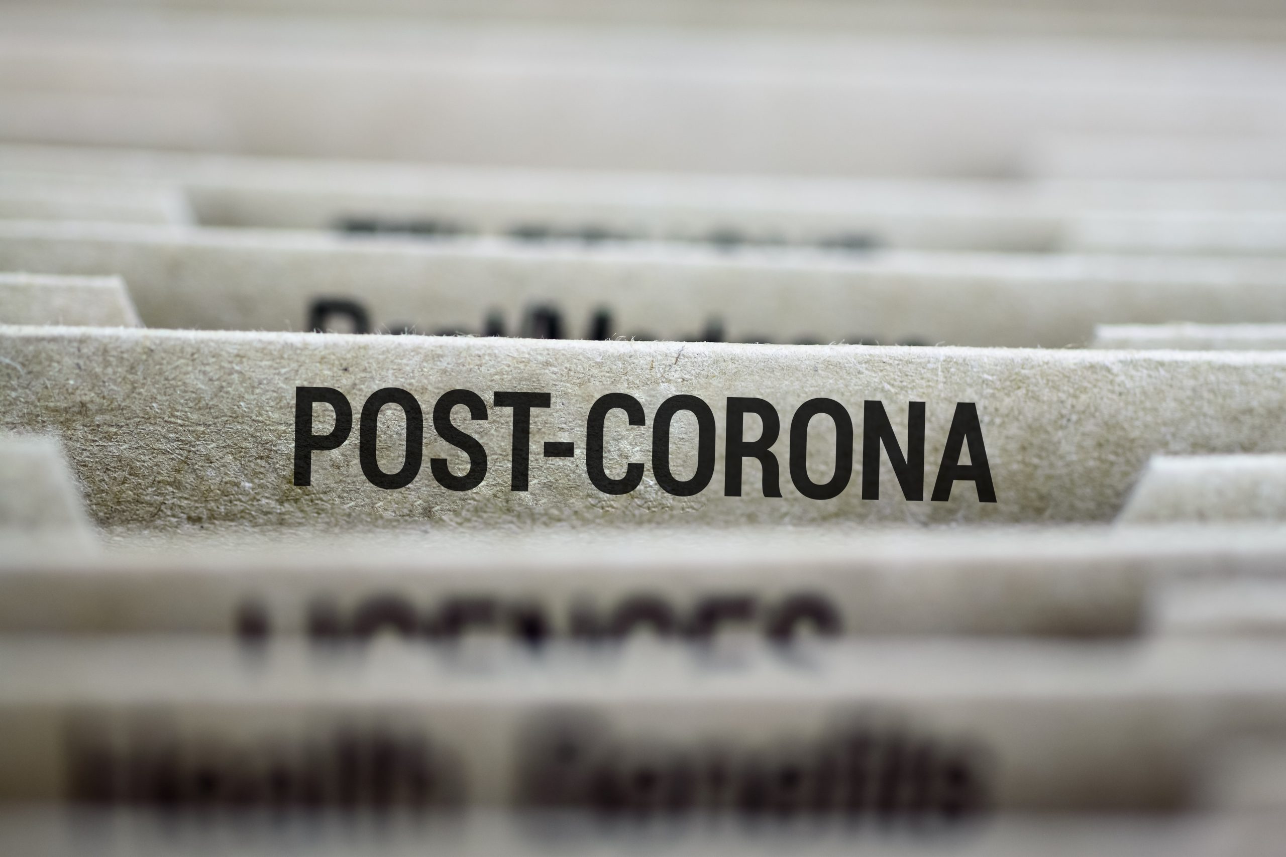 Vyliečenie nemusí znamenať koniec. Postcovidový syndróm nás môže potrápiť oveľa dlhšie